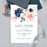 Navy Blauw en Blush Roze Bruiloft Save The Date<br><div class="desc">Laat een indruk achter op uw gasten met het bloementhema Navy Blue en Blush Pink. Verhef de klas met een elegant feest met dit Navy Blue en Blush Pink bloementhema.</div>