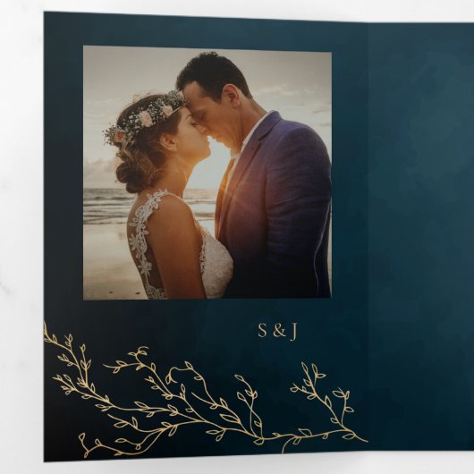 Navy Blauw en Goud Botanische Elegante Bruiloft Drieluik Uitnodiging (Binnenzijde eerst)