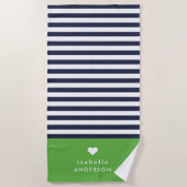 Navy blauw en groen chique strepen hart monogram strandlaken (Voorkant)