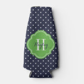Navy Blauw en Groen Polka Dots Monogram Flesjeskoeler (Voorkant)