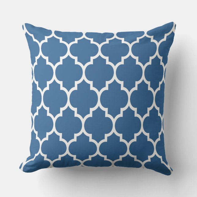 Navy blauw en wit quatrefoil geometrisch patroon kussen (Voorkant)