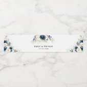 Navy Blauw en Wit Rozen Bruiloft Waterfles Etiket (Enkel label)
