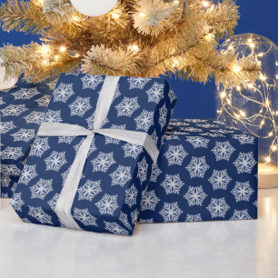 Navy Blauw en Witte Sneeuwvlokken Kerstmis Cadeaupapier