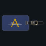 Navy Blauw Goud Girly Script Monogram Naam Modern Bagagelabel<br><div class="desc">Navy Blue and Gold Monogram Voeg je eigen naam Script Bagagetas Label De tas label maakt de perfecte lieve 16 jarige,  bruiloft,  vrijgezellenfeest,  baby shower of vrijgezellenfeest cadeau voor iemand het versieren van haar kamer in stijl.</div>