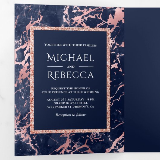 Navy blauw marmer Roos gouden glitter foto bruilof Drieluik Uitnodiging (Binnenzijde eerst)