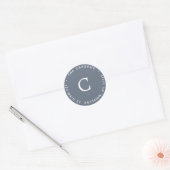 Navy-blauw monogram rond retouradreslabel ronde sticker (Envelop)