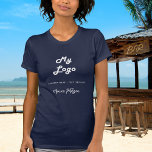 Navy blauw wit bedrijf logo naam handtekening t-shirt<br><div class="desc">Een marineblauw T-shirt,  witte tekst. Personaliseer en voeg uw zakelijke logo,  een tekst en een naam,  handtekening (of verwijder indien niet gewenst)</div>