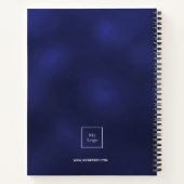 Navy blauw wit monogram initiaal bedrijfslogo notitieboek (Achterkant)