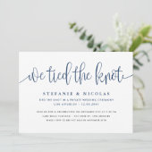 Navy Blauwe Kalligrafie We hebben de knoop bruilof Kaart (Staand voorkant)