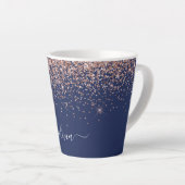 Navy Blauwe Roze Gouden Glitter Monogram Latte Mok (Rechterhoek)