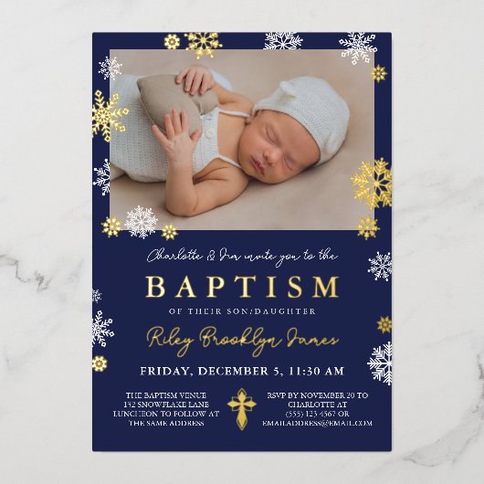 Navy Blauwe Sneeuwvlokken Foto Winter Doop Goud Folie Uitnodiging (Voorkant)