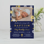 Navy Blauwe Sneeuwvlokken Foto Winter Doop Goud Folie Uitnodiging (Staand Voorkant)