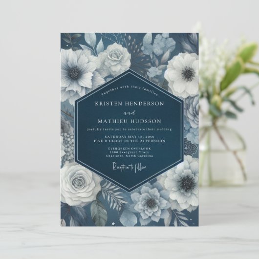 Navy Bloom Moody Wedding Kaart (Staand voorkant)
