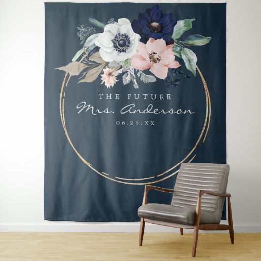 Navy Blooms Future Mrs Bruidsfeest Backdrop Wandkleed (In situ)