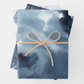 Navy Blue Abstract Painterly Inpakpapier Vel (In situ)