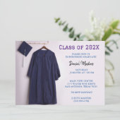 Navy Blue afstudeerdop en jurk uitnodigingen (Staand voorkant)