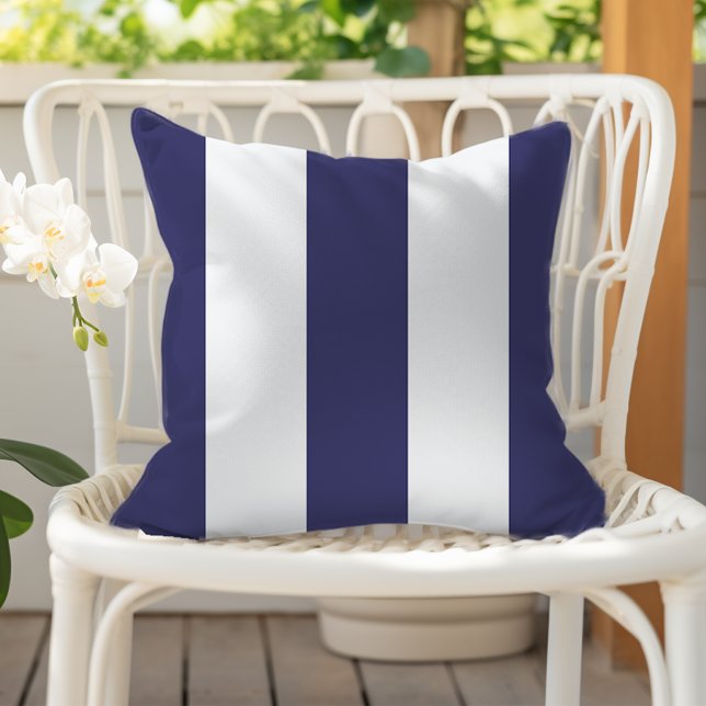 Navy Blue and White Vertical Awning Stripes Buitenkussen (Creator heeft geüpload)