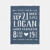 Navy Blue Baby Boy Geboortestatistieken Keepsake Fleece Deken (Voorkant)