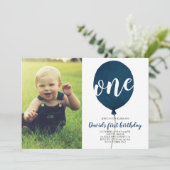 Navy Blue Balloon Boy Eerste Verjaardag met Foto Kaart (Staand voorkant)
