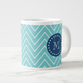 Navy Blue, Blauwgroen Chevron Pattern | Uw monogra Grote Koffiekop (Voorkant rechts)