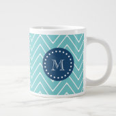 Navy Blue, Blauwgroen Chevron Pattern | Uw monogra Grote Koffiekop (Rechts)