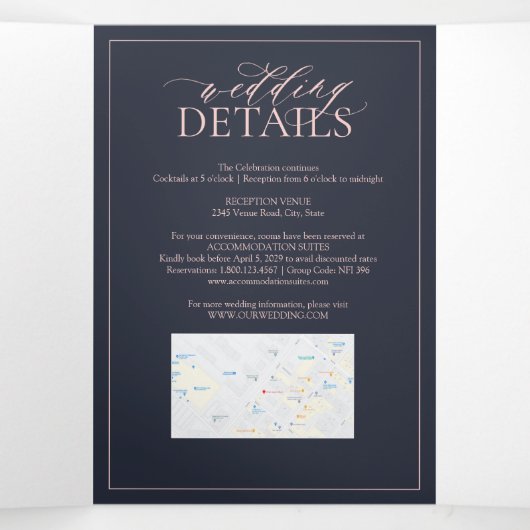 Navy Blue Blush Pink Leafy Crest Monogram Weddensc Drieluik Uitnodiging (Binnenkant midden)