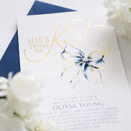 Navy Blue Bow She's Tying The Knot Bridal Shower Folie Uitnodiging