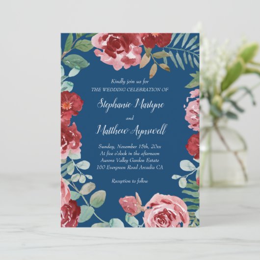 Navy Blue Burgundy Floral Wedding Kaart (Staand voorkant)