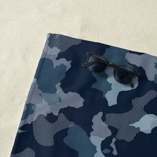 Navy Blue Camo Midnight Military Pattern Monogram Strandlaken (In situ)
