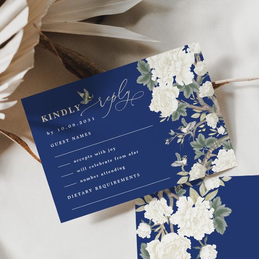Navy Blue Chinoiserie Bird Peony Wedding RSVP Kaart