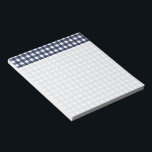 Navy Blue Classic Gingham Check Pset Notitieblok<br><div class="desc">Moderne zomertrend,  picknick gingham plaid tartan patroon in blauw en witte marinekleuren.</div>