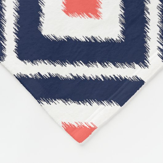 Navy Blue, Coral, White Ikat Diamond Pattern Fleece Deken (Hoek)
