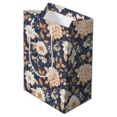 Navy Blue Cream Peach Bloemen Verjaardag Medium Cadeauzakje (Achterkant Gekanteld)