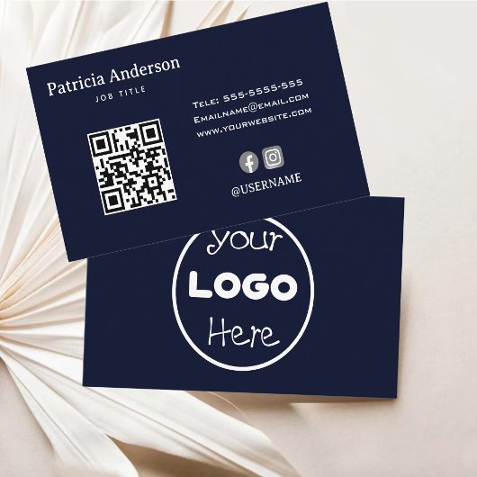 Navy Blue Elegant Minimalistisch Bedrijf Logo QR C Visitekaartje