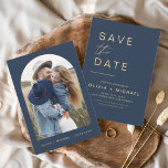 Navy Blue Elegant Save the Date Photo Minimalist<br><div class="desc">De bruinende Navy Blue en Gold Save the Date Cards met een foto op de voorkant. Sparen de kaarten van de Datum bevatten een moderne hand geschreven kromme manuscripttypografie die elegant,  eenvoudig en modern zijn om na u minimalistische eenvoudige trouwdag te gebruiken viering.</div>