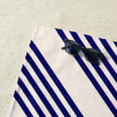 Navy blue en beige vijf strepen patroon strandlaken (In situ)