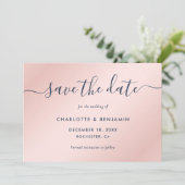 Navy Blue en Blush Modern Script Wedding Save The Date (Staand voorkant)