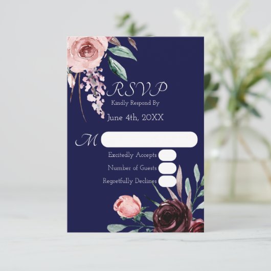 Navy Blue en Bourgondië Floral bruiloft RSVP Kaart (Staand voorkant)