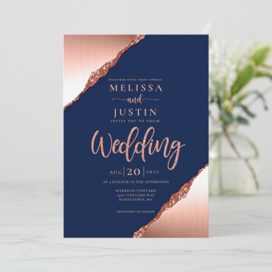 Navy Blue en Coral Glitter Wedding Invitation Kaart (Staand voorkant)
