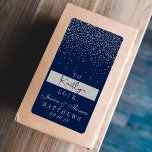 Navy Blue en Glam Silver Confetti Wedding Gift Etiket<br><div class="desc">Het marineblauw en glam Silver trouwende collectie is perfect voor elk paar dat een romantische bruiloft plant. Het ontwerp is voorzien van een blauwe achtergrond voor de kajuitzee met een glazen gouden confetti, die echt verbluffend en perfect is voor elke speciale gebeurtenis. De tekst is voorzien van dezelfde zilverkleurige kleur...</div>
