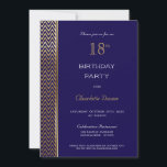 Navy Blue en Gold 18th Birthday Party Kaart<br><div class="desc">Moderne marineblauw en goudchevron strepen 18e verjaardag op uitnodiging van een feestje.</div>