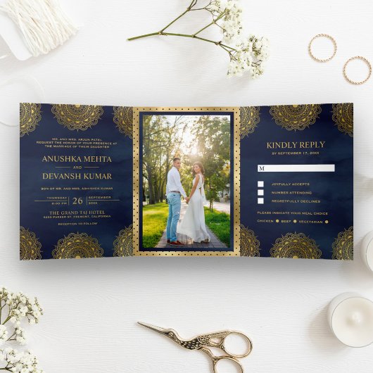 Navy Blue en Gold Asian Mandala Indian Wedding Drieluik Uitnodiging