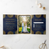 Navy Blue en Gold Asian Mandala Indian Wedding Drieluik Uitnodiging (Binnen)