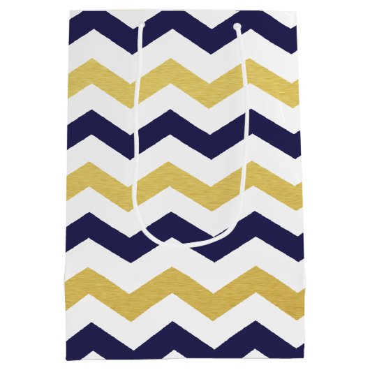 Navy Blue en Gold Chevron Pattern Gift Bag Medium Cadeauzakje (Achterkant)