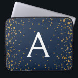 Navy Blue en Gold Confetti Monogram Laptop Sleeve<br><div class="desc">Het marineblauw en gouden Confetti Elegant Monogram Hoesje. Dit hoesje kan worden aangepast om uw initiaal en voornaam op te nemen.</div>