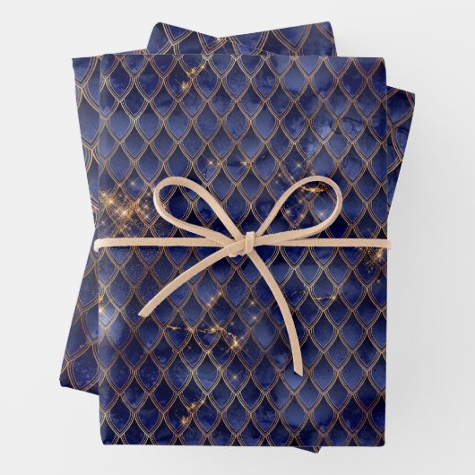 Navy Blue en Gold Dragon Scales Inpakpapier Vel (In situ)