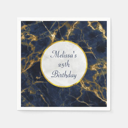 Navy Blue en Gold Marble Modern Stylish Birthday Servet (Voorkant)