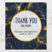 Navy Blue en Gold Marble Modern Stylish Birthday Wijn Etiket (Enkel label)