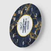 Navy Blue en Gold Marble Modern Stylish Monogram Grote Klok (Hoek)