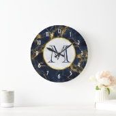 Navy Blue en Gold Marble Modern Stylish Monogram Grote Klok (Huis)